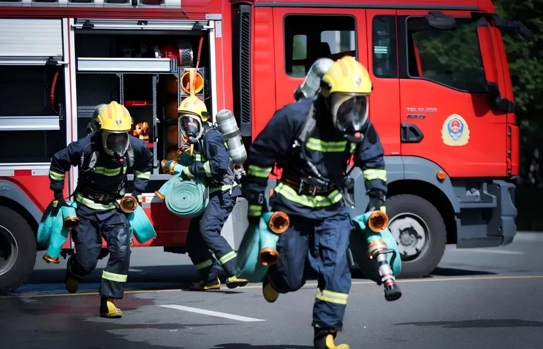 【楚风推荐】2026就业风口|消防救援行业前景解析，机遇藏不住了！